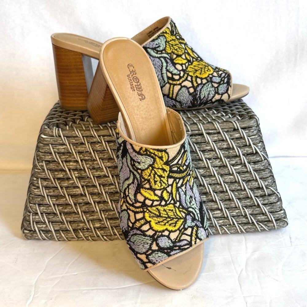 Crown Vintage Clara Floral Lace Peeptoe Embroidered Block Heel Mules Sandal Sz 8